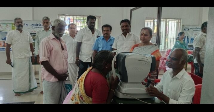 மாப்பிள்ளையூரணியில் இலவச கண் பாிசோதனை முகாம் ஊராட்சி மன்ற தலைவர் சரவணக்குமார் தொடங்கி வைத்தார்.