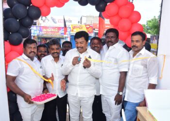 தாளமுத்துநகாில் கலைஞர் நூற்றாண்டு விழா நூலகம் திறப்பு சண்முகையா எம்.எல்.ஏ, மாநில இளைஞர் அணி துணைச்செயலாளர் இன்பாரகு, பங்கேற்பு