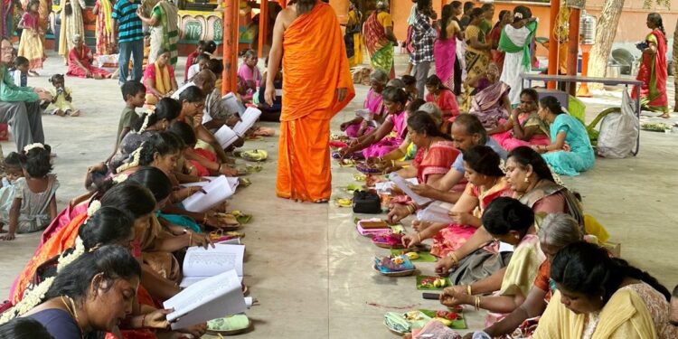 சித்தர் பீடத்தில் ஆடி மஹாளய அமாவாசை லட்சார்ச்சனையுடன் கூடிய மிளகாய் வற்றல் மஹா யாக வழிபாடு நடைபெற்றது.