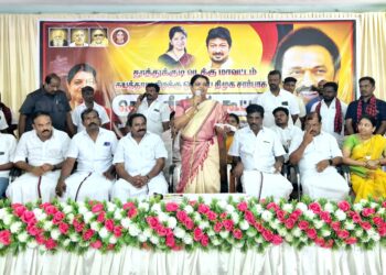 மாப்பிள்ளையூரணி அரசு ஆரம்ப சுகாதாரநிலைய வளாகத்தில் “மக்களைத்தேடிமருத்துவம்” திட்டத்தின் 4ம் ஆண்டு தொடக்கவிழா கலெக்டர் லட்சுமிபதி தலைமையில் நடைபெற்றது.