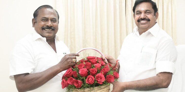 அதிமுக தோன்றிய வரலாறும் எதிர்கால வளர்ச்சியும்  எதிர்பார்க்கும் தூத்துக்குடி அதிமுகவினர்