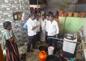 தூத்துக்குடி பிரையன்ட் நகர், லெவிஞ்சிபுரம் பகுதியில் மேயர் ஜெகன் பொியசாமி ஆய்வு மேற்கொண்டார் 