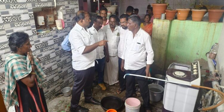 தூத்துக்குடி பிரையன்ட் நகர், லெவிஞ்சிபுரம் பகுதியில் மேயர் ஜெகன் பொியசாமி ஆய்வு மேற்கொண்டார் 