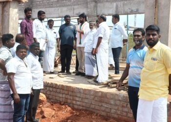 பேட்மாநகரில் ரூ.3 கோடி மதிப்பீட்டில் மினி உள் விளையாட்டு அரங்கம்  ஊர்வசி எஸ்.அமிர்தராஜ் எம்.எல்.ஏ நேரில் ஆய்வு