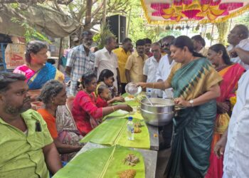 தூத்துக்குடி செல்வவிநாயகபுரம் பத்திரகாளியம்மன் கோவிலில் கும்பாபிஷேகம் அமைச்சர் கீதாஜீவன், மேயர் ஜெகன் பொியசாமி பங்கேற்பு