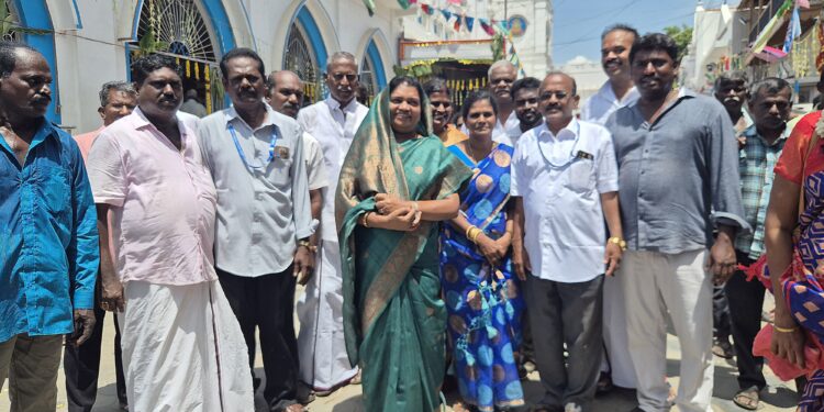 உலக பிரசித்திப் பெற்ற தூத்துக்குடி பனிமயமாதா ஆலயத்தில் அமைச்சர் கீதாஜீவன் பிரார்த்தனை