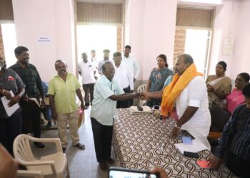 தூத்துக்குடி துறைமுக கடற்கரையை 8 கோடி செலவில் சென்னை மொினாகடற்கரை போல் மேம்படுத்தப்படும் மேயர் ஜெகன் பொியசாமி தகவல்