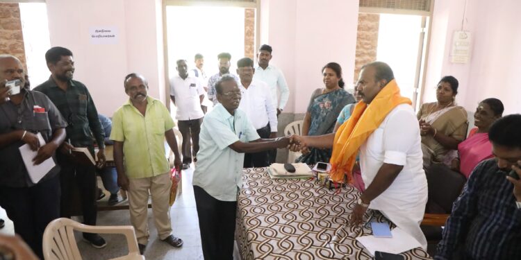 தூத்துக்குடி துறைமுக கடற்கரையை 8 கோடி செலவில் சென்னை மொினாகடற்கரை போல் மேம்படுத்தப்படும் மேயர் ஜெகன் பொியசாமி தகவல்