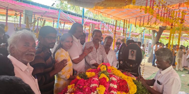 வெங்கடேஷ் பண்ணையாரின் 21-வது நினைவு தினம்:     பெருந்தலைவர்   மக்கள் கட்சி நிறுவனர்   என்.ஆர். தனபாலன் தலைமையில் நிர்வாகிகள் அஞ்சலி!!