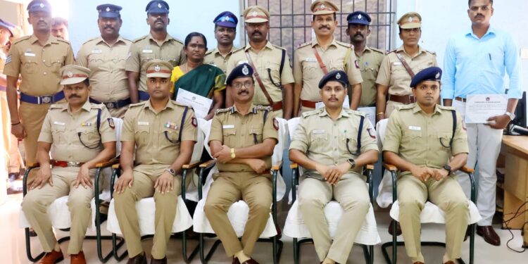 திருநெல்வேலி காவல் சரகத்தின் மாதாந்திர ஆய்வுக் கூட்டம் காவல் துறைத் துணைத் தலைவர் பா.மூர்த்தி தலைமையில் நடைபெற்றது. 