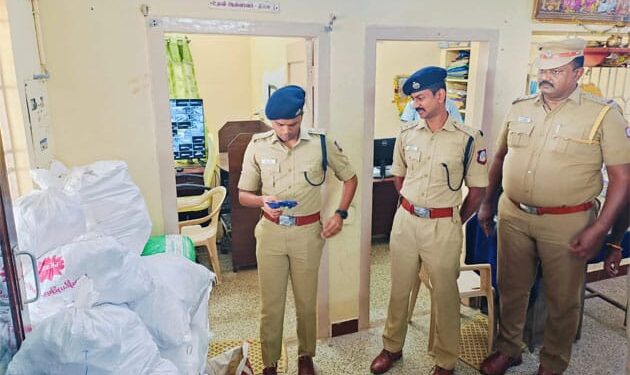 தூத்துக்குடியில் 132 கிலோ தடை செய்யப்பட்ட புகையிலை பறிமுதல்   5 பேர் கைது : மாவட்ட எஸ்பி ஆல்பர்ட் ஜான் அதிரடி!!