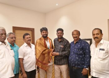 தூத்துக்குடி பிரஸ் கிளப் நிர்வாகிகள் ஸ்ரீவைகுண்டம் சட்டமன்ற உறுப்பினர் ஊர்வசி அமிர்தராஜ் அவர்களை மரியாதை நிமித்தமாக சந்தித்து வாழ்த்து பெற்றனர்.