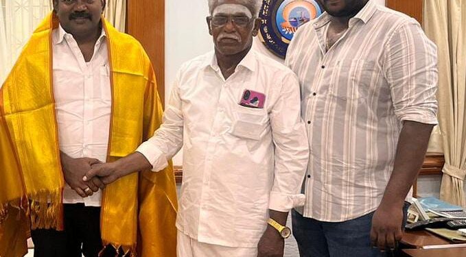 தூத்துக்குடி இபி காலனி பகுதி மக்கள் மேயர் ஜெகன் பொியசாமிக்கு நன்றி தொிவிப்பு