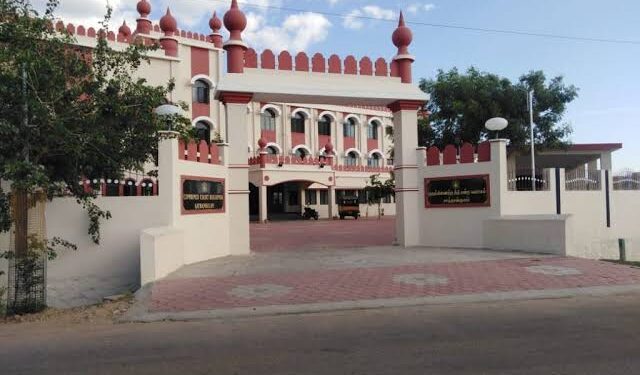 அரசு தரப்பு கருத்தினை ஏற்று 7 ½ ஆண்டுகளாக பூட்டப்பட்டிருந்த கோவிலை பொதுமக்கள் வழிபாட்டிற்கு திறந்திட தூத்துக்குடி நீதிமன்றம் உத்தரவு