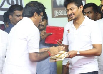 முதலமைச்சர் முக.ஸ்டாலின் லட்சியத்தை தொகுதி பொறுப்பாளர்கள் நிறைவேற்ற வேண்டும் பாளை தொகுதி பொறுப்பாளர் வசந்தம் ஜெயக்குமாாிடம் துணை முதல்வர் உதயநிதிஸ்டாலின் வேண்டுகோள்