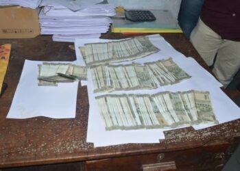 தூத்துக்குடி   சார் பதிவாளர் உள்ளிட்ட 4 பேர் மீது லஞ்ச ஒழிப்புத்துறை போலீசார் வழக்கு பதிவு!!      சமூக ஆர்வலர்கள் பாராட்டு!!!