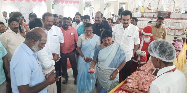 தூத்துக்குடியில் கேக் திருவிழா, அமைச்சர் கீதாஜீவன், மேயர் ஜெகன் பெரியசாமி பங்கேற்பு