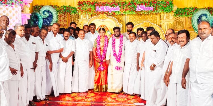 குடும்பமாக வாழ்ந்து எடப்பாடியாருக்கு துணை நிற்க வேண்டும் – திருமணவிழாவில் முன்னாள் அமைச்சர் எஸ்.பி. சண்முகநாதன் பேசினார்