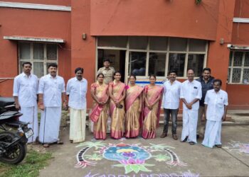 கொடைக்கானல் காவல் நிலையத்தில் பொங்கல் விழா கோலாகலம் : தமிழர் பாரம்பரிய உடை அணிந்து கொண்டாடிய  காவலர்களின் அசத்தல் நிகழ்ச்சி!!