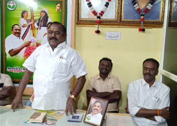 மறைந்த முன்னாள் முதல்வர் ஜெயலலிதாவின் 77வது பிறந்தநாள் விழா : ஏழை, எளிய மக்களுக்கு   நலத்திட்ட உதவிகள்    வழங்கி சிறப்பாக கொண்டாட   தூத்துக்குடியில் அதிமுக ஆலோசனை கூட்டம் முன்னாள் அமைச்சர் சித செல்லப்பாண்டியன் தலைமையில் நடைபெற்றது.