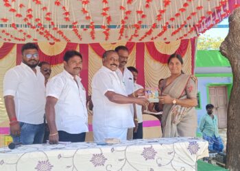 தூத்துக்குடியில் மகளிர் சுயஉதவிக்குழுக்கள் நடத்திய மகளிர் தின   விளையாட்டு போட்டி:   முன்னாள் அமைச்சர்  சி.த. செல்லப்பாண்டியன்    பங்கேற்று துவக்கி வைத்தார்.!!