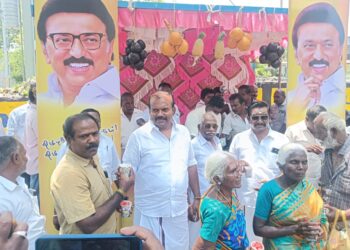 தூத்துக்குடியில் திமுக சார்பில் 2 இடங்களில் நீர் மோர் பந்தல் திறப்பு : மேயர் ஜெகன் பெரியசாமி திறந்து வைத்தார்.