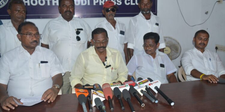 சட்டவிரோதமாக செயல்படுபவர்கள் மீது காவல்துறை கடுமையான நடவடிக்கை எடுக்க முத்துக்குளித்துறை பரத நலச் சங்கம் கோரிக்கை!!