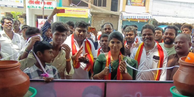 தூத்துக்குடியில் ஒரே நாளில் 5 இடங்களில் நீர் மோர் பந்தல் திறப்பு : தவெக மாவட்ட பொறுப்பாளர் அஜிதா ஆக்னல் அசத்தல் பணி பொதுமக்கள் பாராட்டு!!