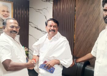 தமிழ்நாடு பாஜக தலைவர் நயினார் நாகேந்திரனுக்கு முன்னாள் அமைச்சரும், அதிமுக மாநில வர்த்தக அணி செயலாளர் சி.த. செல்லப்பாண்டியன் நேரில் வாழ்த்து!
