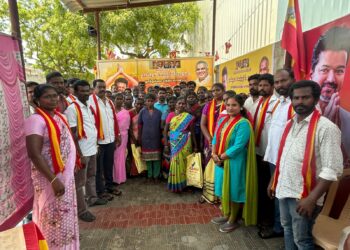 உழைப்பாளர்கள் தினத்தை முன்னிட்டு  தவெக தூத்துக்குடி மத்திய மாவட்ட செயலாளர் எஸ்.டி.ஆர். சாமுவேல் ராஜ் ஏற்பாட்டில் தூய்மை பணியாளர்களுக்கு   நலத்திட்ட உதவிகள் வழங்கப்பட்டது!!