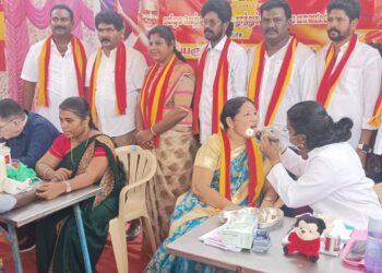 தவெக சார்பில் இலவச மெகா மருத்துவ முகாம் : மத்திய மாவட்ட செயலாளர் எஸ்.டி.ஆர். சாமுவேல் ராஜ் துவக்கி வைத்தார்.  250 க்கு மேற்பட்ட பொதுமக்கள் பயன் பெற்றனர்!!!