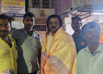 தூத்துக்குடி   அத்திமரப்பட்டி இளைஞர்கள் சார்பில் வைகாசி விசாகம் முன்னிட்டு பாதயாத்திரை பக்தர்களுக்கு குளிர் பானங்கள் உணவுகள் வழங்க சிறப்பான ஏற்பாடு :   பெருந்தலைவர் மக்கள் நலச் சங்கம் அமைப்பின் நிறுவனத் தலைவர் தொழிலதிபர்    எஸ். பி. மாரியப்பன் துவக்கி வைக்கிறார்.