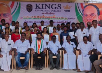 சாத்தான்குளத்தில் கல்வி திருவிழா ஸ்ரீவை. தொகுதியை சேர்ந்த 25 பேருக்கு இலவச பொறியியல் கல்விக்கான ஆணை ஊர்வசி அமிர்தராஜ் எம்எல்ஏ வழங்கினார்