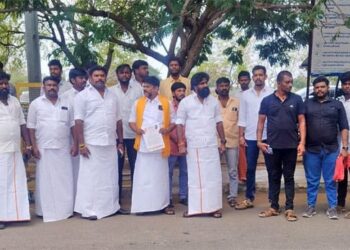 கள்ளர் பள்ளியின் பெயரை மாற்றம் செய்யக் கூடாது: தூத்துக்குடி மாவட்ட ஆட்சியரிடம், பிஎம்டி மக்கள் பாதுகாப்பு இயக்கத்தின் நிறுவனர் தலைவர் இசக்கிராஜா மனு: