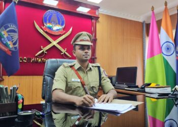 தூத்துக்குடி எஸ்ஐ  தரணியாவுக்கு   எஸ்பி ஆல்பர்ட் ஜான் சான்றிதழ் வழங்கி பாராட்டு!!