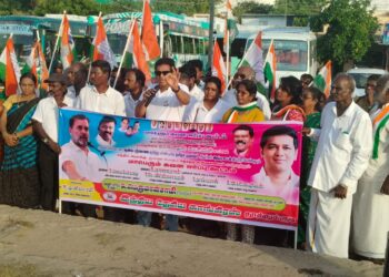 தூத்துக்குடியில் காங்கிரஸ் கட்சி சார்பில் மாபெரும் கவன ஈர்ப்பு ஆர்ப்பாட்டம் : ஆணவ படுகொலை தடுக்க தனிச்சட்டம் இயற்ற வேண்டும் என ஐஎன்டியூசி பொதுச் செயலாளர் பெருமாள் சாமி பேச்சு!!!