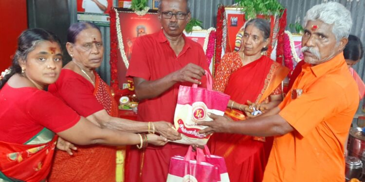 ஆதிபராசக்தி வழிபாட்டு மன்றத்தில் இயற்கை சீற்றம் தனிய வேண்டி மாபெரும் கலச விளக்கு வேள்வி பூஜை!!