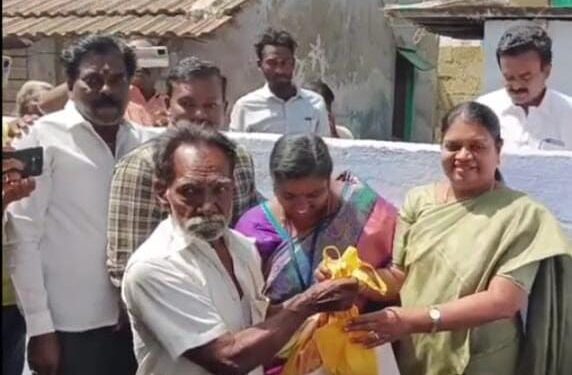 தூத்துக்குடியில் முதலமைச்சரின் தாயுமானவர் திட்டம் : அமைச்சர் கீதாஜீவன் ரேஷன் பொருட்களை வழங்கினார்
