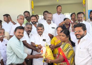 மாப்பிள்ளையூரணி பூப்பாண்டியாபுரத்தில் நியாயவிலை கடையை சண்முகையா எம்எல்ஏ திறந்து வைத்தார்.