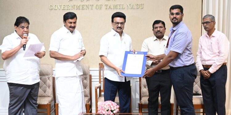 தமிழ் வளர்ச்சித் துறையில் 13 நபர்களுக்கு பணி நியமன ஆணைகளை முதல்-அமைச்சர் மு.க.ஸ்டாலின் வழங்கினார்