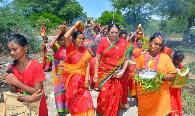 மழைவளம் வேண்டி ஆதிபராசக்தி வழிபாட்டு மன்றம்  சார்பில் கஞ்சி கலயம், அக்னிசட்டி ஊர்வலம்!