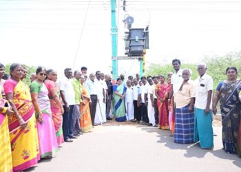 தூத்துக்குடியில் நான்கு இடங்களில் புதிய மின்மாற்றிகளை மக்கள் பயன்பாட்டிற்கு அமைச்சர் கீதாஜீவன் தொடங்கி வைத்தாா்.