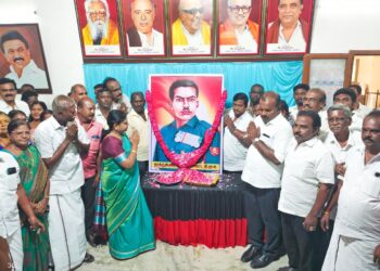 தூத்துக்குடியில் இம்மானுவேல் சேகரன் பிறந்த தினத்தையொட்டி அமைச்சர் கீதாஜீவன் மலர் தூவி மரியாதை