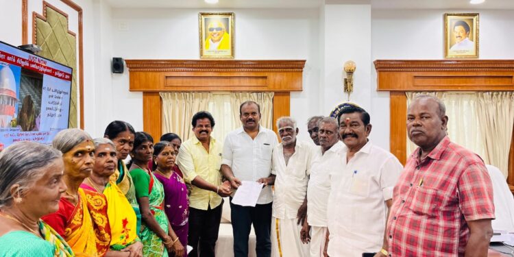 தூத்துக்குடியில் ஆக்கிரமிப்புகளை அகற்ற மேயர் ஜெகன் பெரியசாமியிடம் பொதுமக்கள் கோரிக்கை