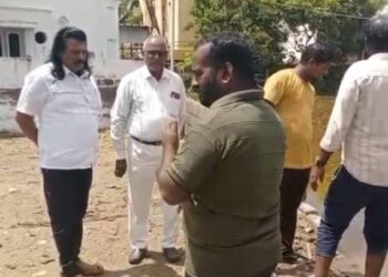 குடியிருப்புக்குள் புகுந்த மழைநீர் – பெருந்தலைவர் மக்கள் நலச்சங்கம் சார்பில் அகற்ற கோரி மனு – ஆக்‌ஷனில் இறங்கி அதிரடி காட்டிய ஆணையர் ப்ரியங்கா ஐ.ஏ.எஸ் – பொதுமக்கள் பாராட்டு.