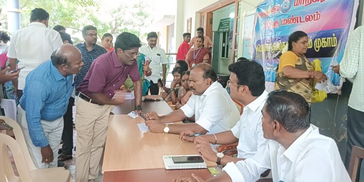 குறைகளை கேட்பது பெரிதல்ல அதை நிறைவேற்றி கொடுப்பது தான் மக்கள் பணி, குறைதீர்க்கும் முகாமில் மேயர் ஜெகன் பெரியசாமி பேசினார்.