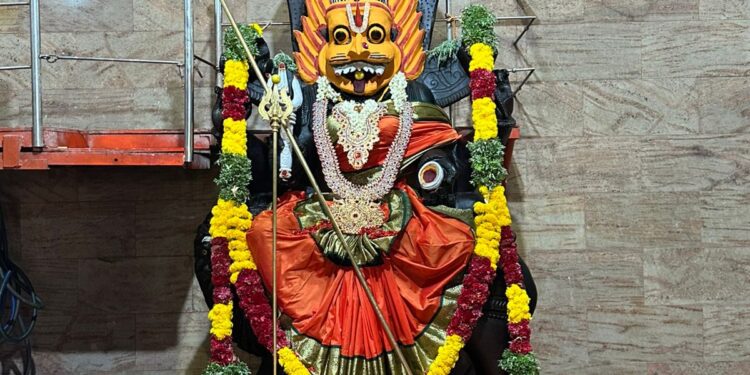 தூத்துக்குடி ஸ்ரீசித்தர் பீடத்தில் வரும் 19ம்தேதி மஹா பிரத்தியங்கிராதேவிக்கு மிளகாய் வற்றல் யாகம் கடன்தொல்லை நீங்கி செல்வம் பெருக சிறப்பு வழிபாடு