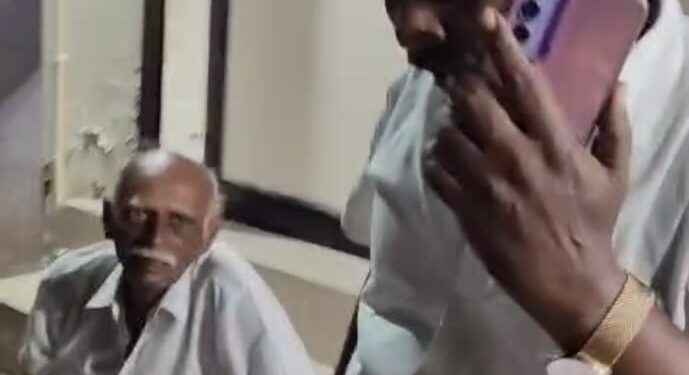 தூத்துக்குடி திமுக பகுதி செயலாளர் ரவீந்திரனிடம் முதல்வா் ஸ்டாலின் எஸ்ஐஆர் குறித்து கேட்டறிந்தாா்.