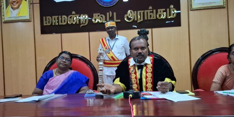 அதிமுக ஆட்சியில் 3 வழித்தடம், திமுக ஆட்சியில் 11 வழித்தடம் எந்தஆட்சி சிறந்தது -அதிமுக உறுப்பினருக்கு மேயர் ஜெகன் பெரியசாமி பதிலடி