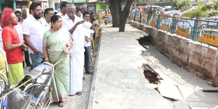 தூத்துக்குடி தெப்பக்குளம் பகுதியில் சீரமைப்பு பணிகள் அமைச்சர் கீதாஜீவன் ஆய்வு
